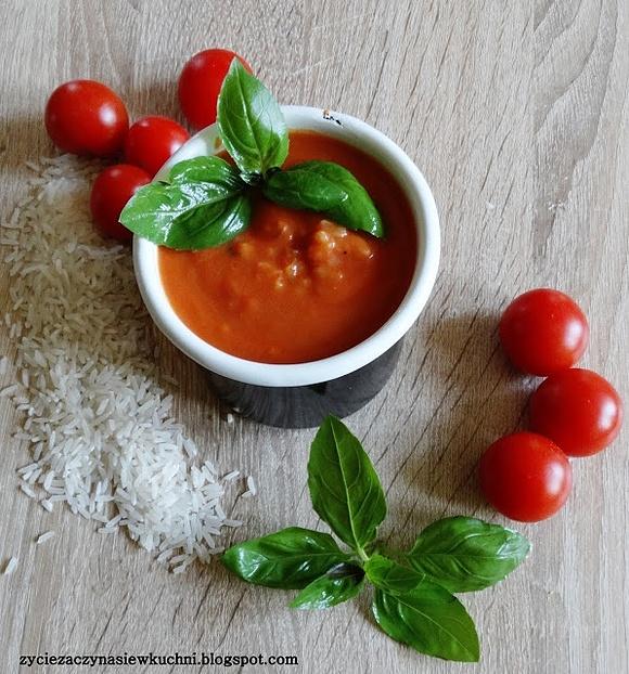 Zupa pomidorowa z ryżem basmati