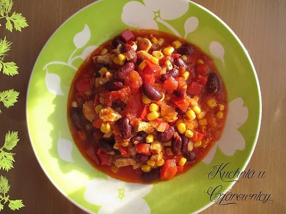 Chili con carne - amerykańskie danie z mięsem i papryką chili