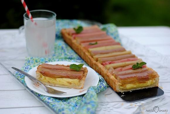 Tarta z rabarbarem i kremem patissiere