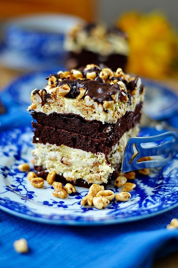Ciasto kinder country pieczone z kremem i ryżem preparowanym