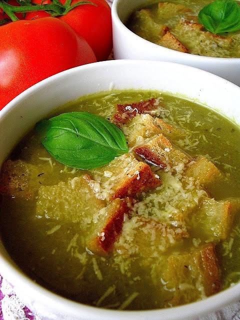 Zupa z porów z białym winem i pesto