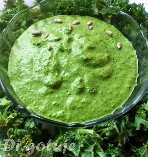 Pesto z jarmużu i pestek słonecznika