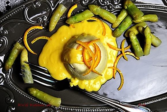 Szparagi z pomarańczowym zabaione w formie flanu