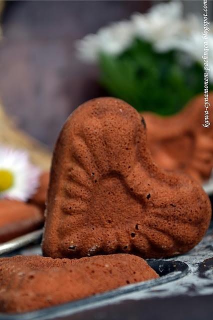 Malinowe serca - lekkie muffiny na piknik i rowerową wycieczkę