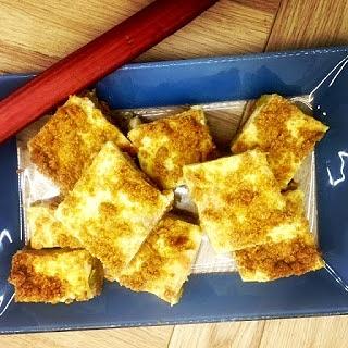 Pełnoziarniste kruche z rabarbarem