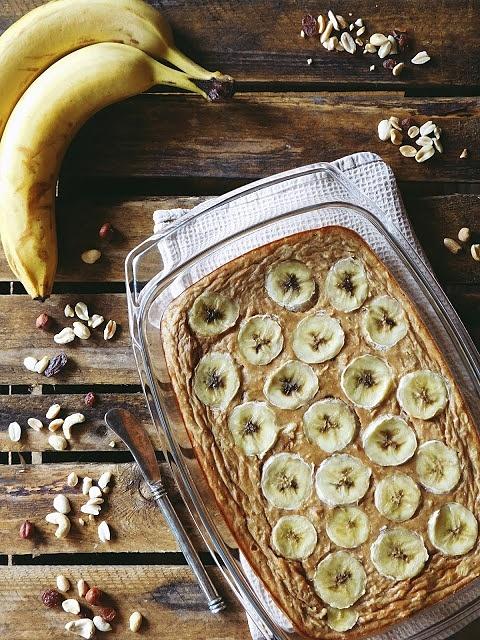 Pieczona owsianka z bananem i cynamonem