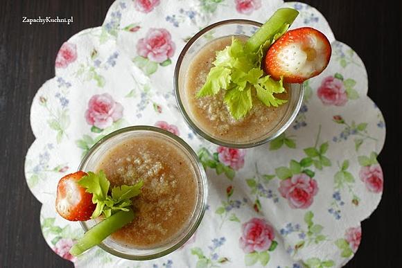 Smoothie z selera, truskawki, gruszki i kiwi – 74 kcal