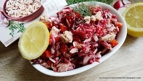 Sałatka z burakiem, ryżem i tuńczykiem