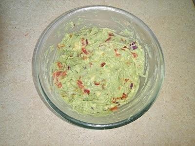 Guacamole - prosty i szybki przepis na dip z awokado