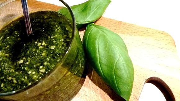 Domowe pesto z bazylii i nerkowców