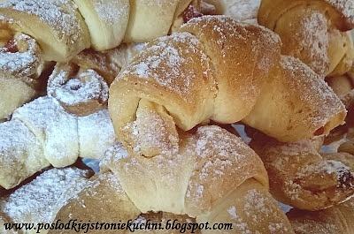 Rogaliki na drożdżach z marmoladą lub kremem czekoladowym