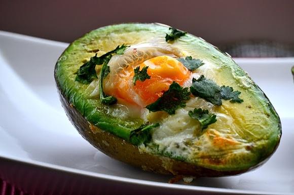 Jajko zapiekane w avocado