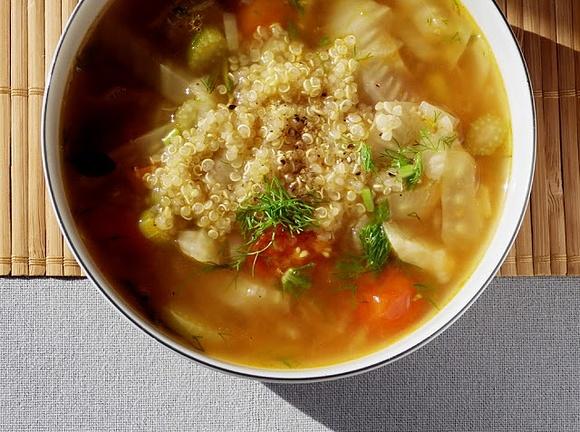 Zupa z fenkułu i quinoą bez glutenu i laktozy wegańska
