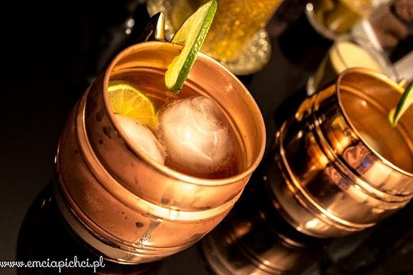 Moscow Mule - przepis na popularny koktajl z wódką i imbirem