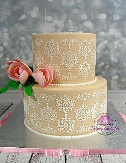 Elegancki tort weselny