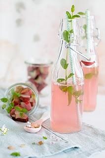 Kompot z rabarbaru i mięty