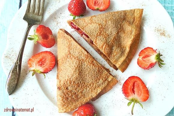 Kasztanowe naleśniki paleo bez glutenu, mleka i cukru z cynamonem i pomarańczą