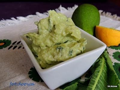 Pasta z awokado i liści chrzanu