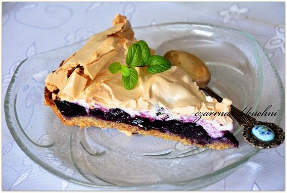 Tarta na pełnoziarnistym spodzie z borówkami