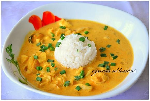 Curry z dorszem i owocami morza