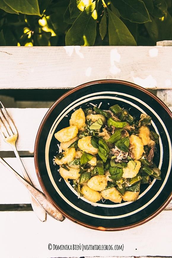 Gnocchi z groszkiem i szynką parmeńską