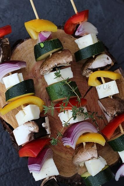 Warzywne szaszłyki z halloumi