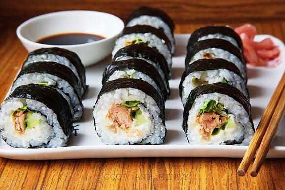Sushi z pieczonym łososiem