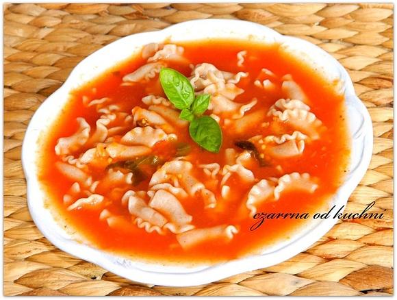 Zupa ze świeżych pomidorów