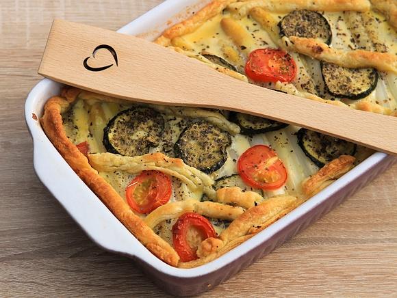 Tarta z cukinią, szparagami i fetą