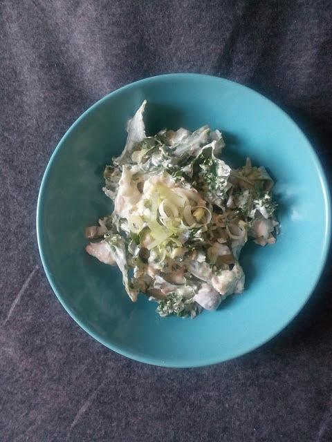 Kurczak z jarmużem i sosem tzatziki