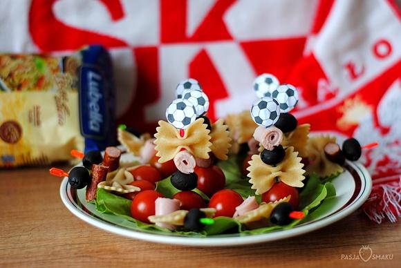 Koreczki makaronowe