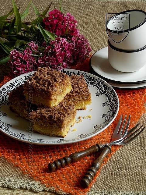 Ciasto kokosowo-jabłkowe z pianą z soku jabłkowego