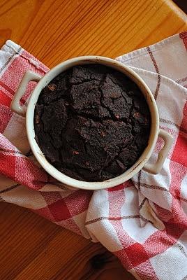Ziemniaczane brownie z batata i truskawkami