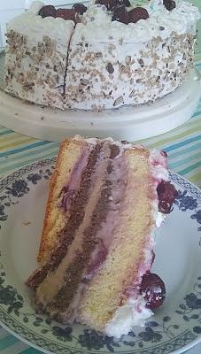 Tort z frużeliną wiśniową