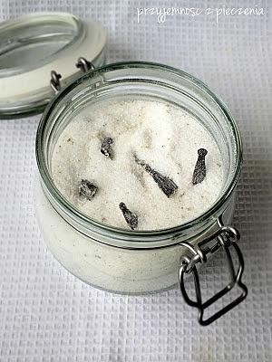 Domowy cukier waniliowy - naturalny i aromatyczny