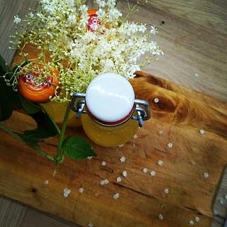 Syrop z kwiatów czarnego bzu