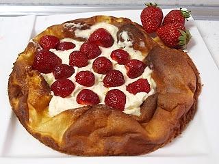 Dutch baby z truskawkami i mascarpone