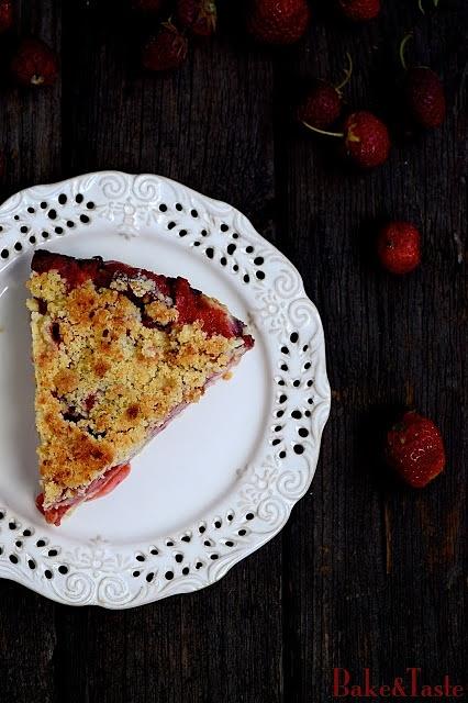 Szybkie ciasto z truskawkami i kruszonką