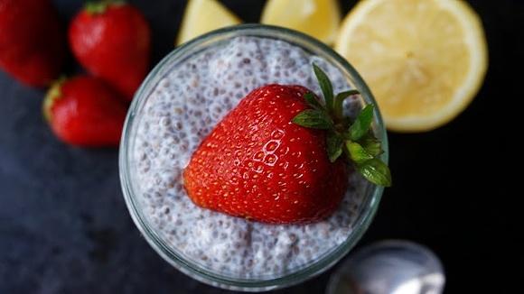 Pudding z chia z białą czekoladą