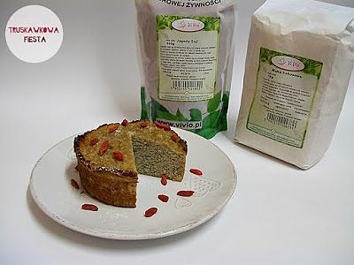 Jednoporcjowe ciasto kokosowe z jagodami goji