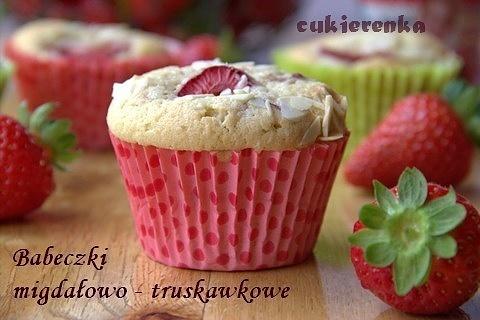 Babeczki migdałowo-truskawkowe