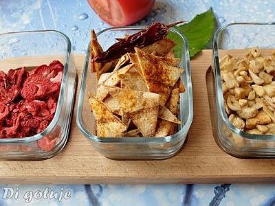 Chipsy z tortilli nachosy domowe szybka przekąska