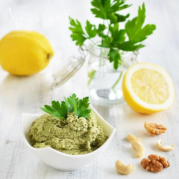 Pasta z pietruszką - zdrowa i witaminowa propozycja