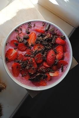 Różowe smoothie z kalafiora