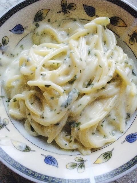 Makaron z sosem beszamelowym
