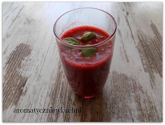 Smoothie bananowo-truskawkowe z bazylią