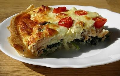 Tarta ze szpinakiem i łososiem