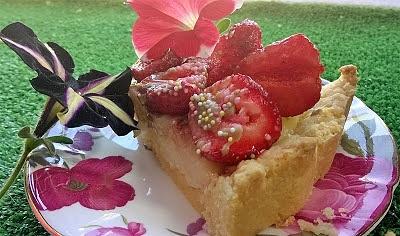 Tarta z truskawkami i budyniem