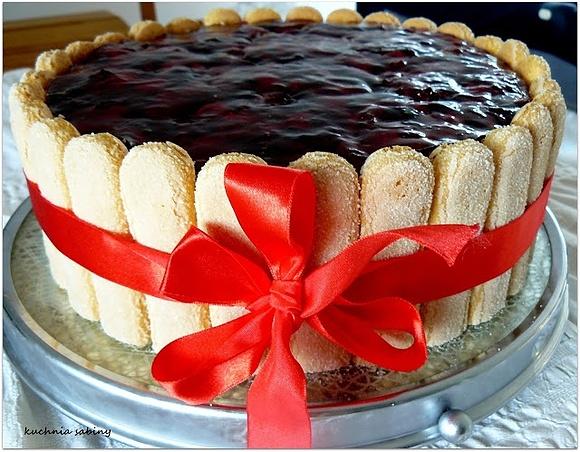 Lekki tort owocowy
