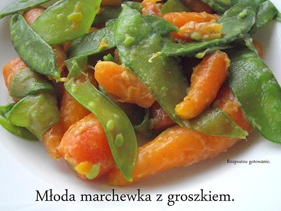 Młoda marchewka z groszkiem